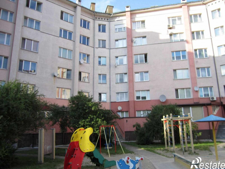 3-комн квартира Стрелковая ул, 1