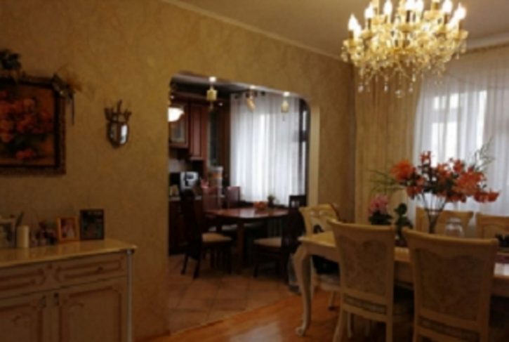 5-комн квартира Южный б-р, 37