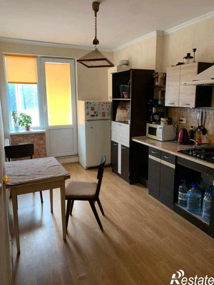 2-комн квартира Горького ул, 170