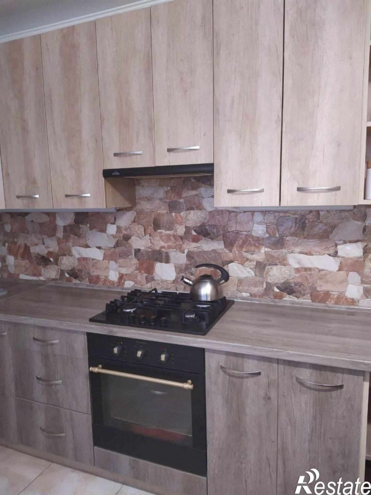 2-комн квартира Строительная ул, 17