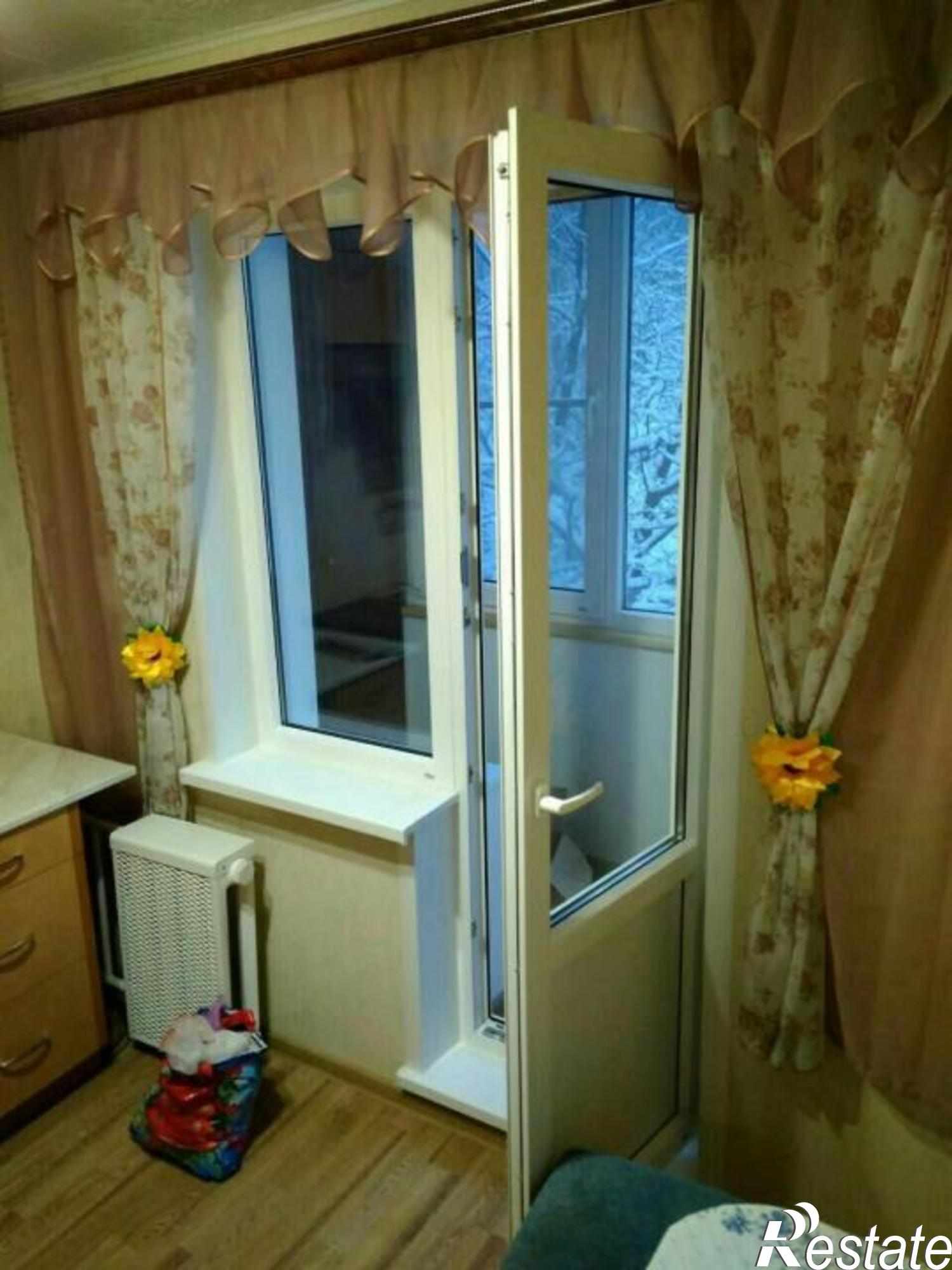 Сдать квартиру за 10 000 рублей на Суворова ул, 1
