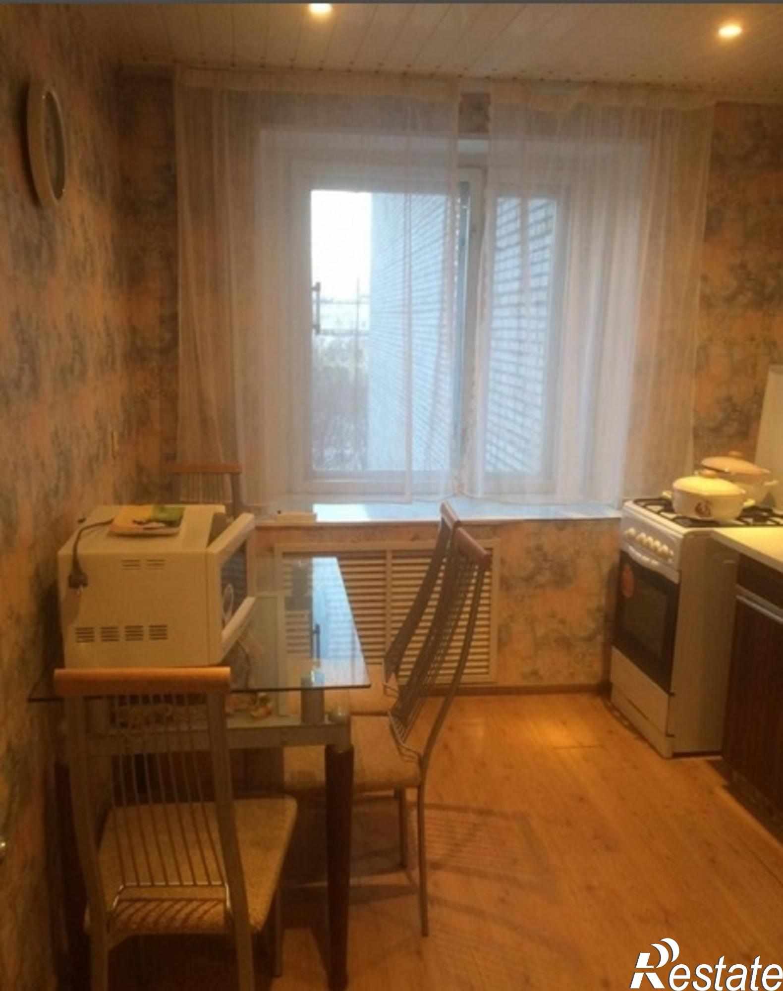 Сдать квартиру за 15 000 рублей на Почаевская ул, 3