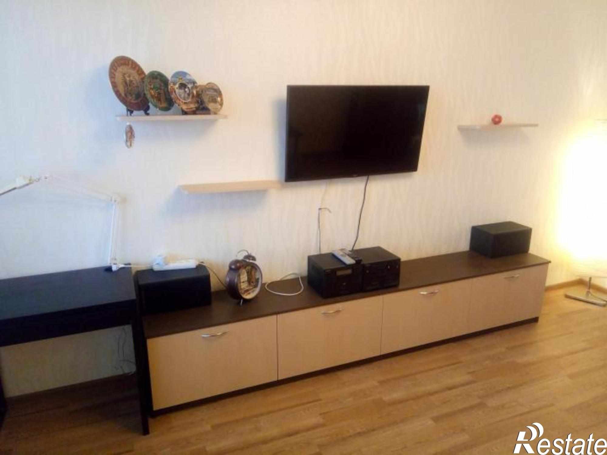 Сдать квартиру за 27 000 рублей на Строителей ул, 1А