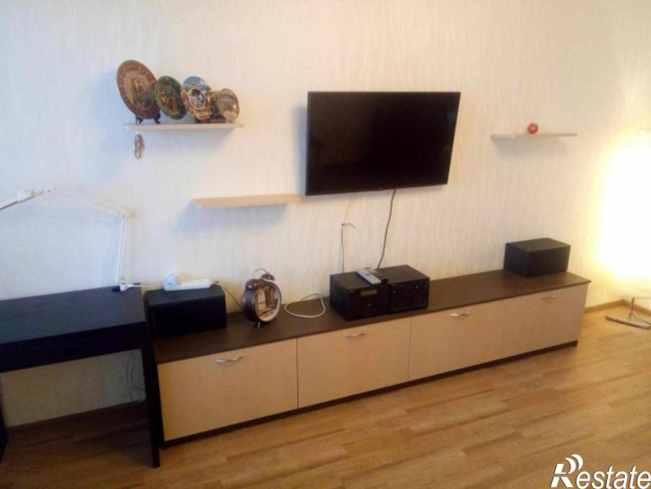 2-комн квартира Строителей ул, 1А