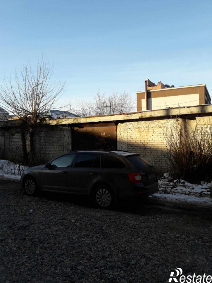 Гараж/парковка 10 Августа ул, 85А