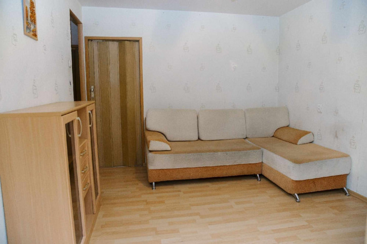 3-комн квартира Нефтяников ул, 9