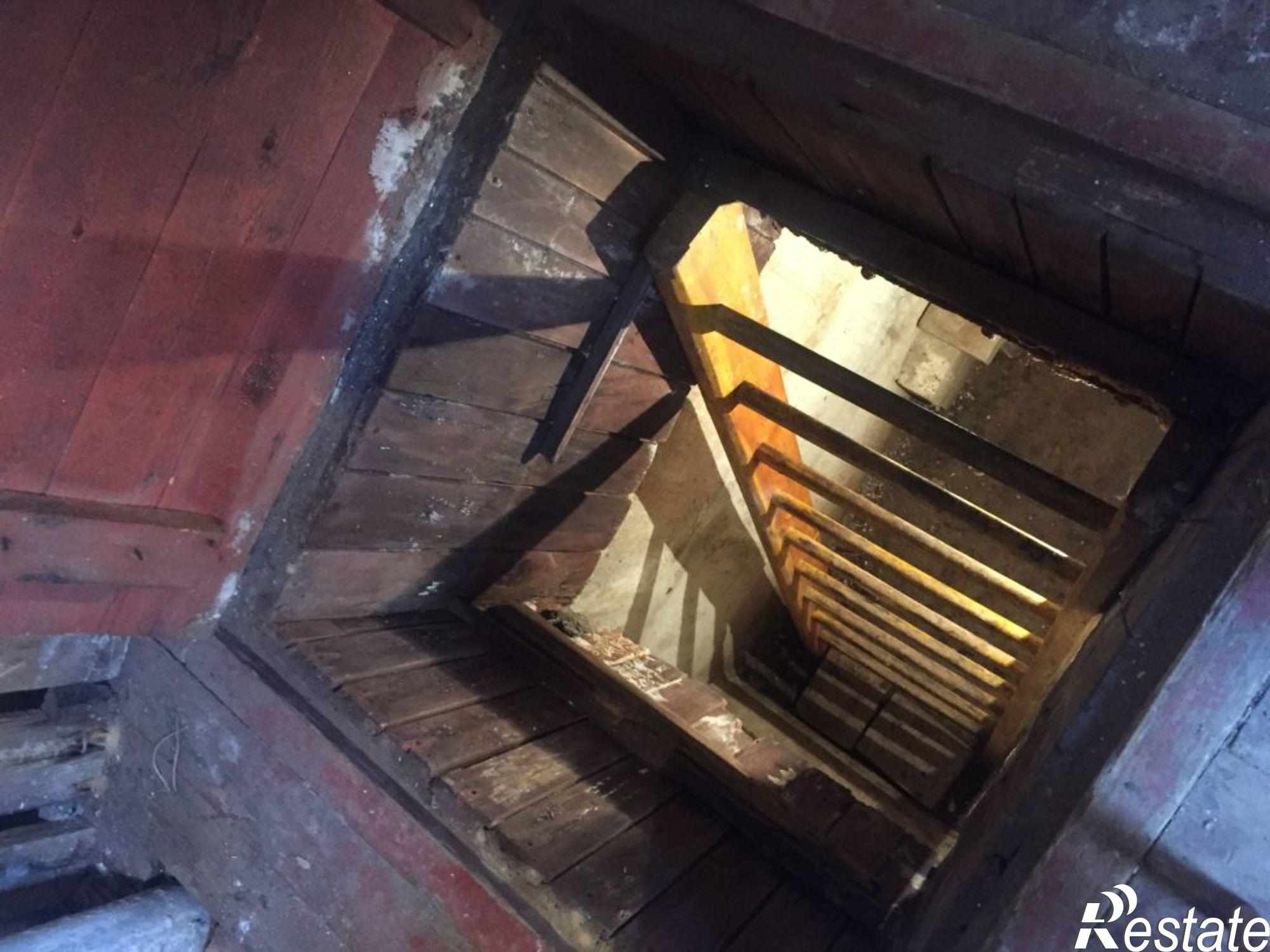 Купить гараж, место в паркинге за 85 000 рублей на Шинников ул, 8