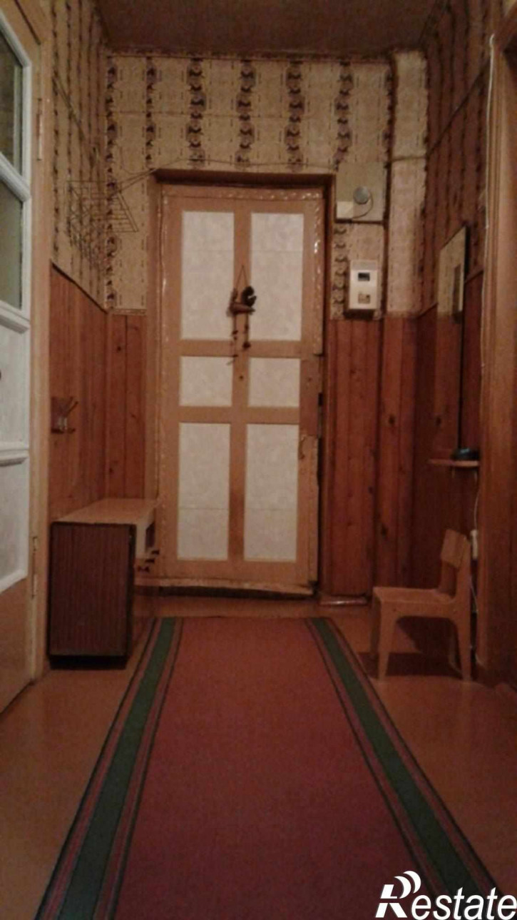 4-комн квартира Калинина ул, 61