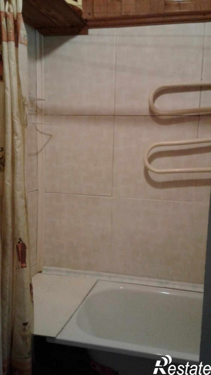 4-комн квартира Калинина ул, 61