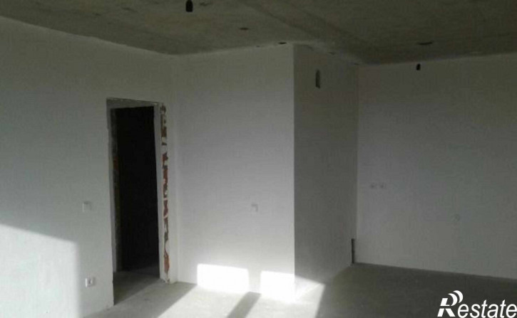 3-комн квартира в новом доме бульвар Комарова, 1Ес2