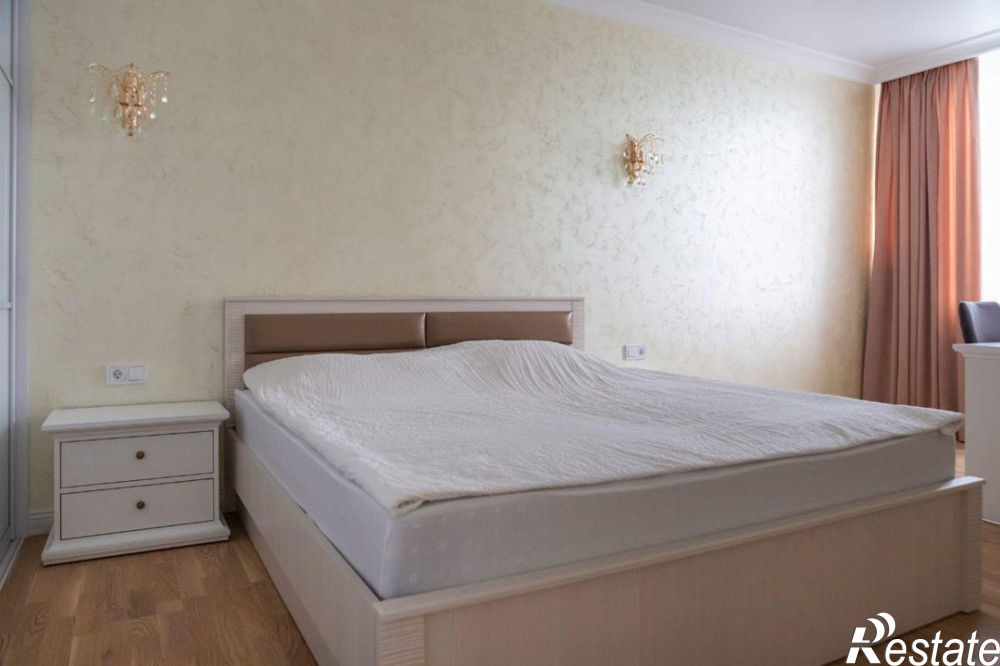 Купить квартиру за 18 000 000 рублей на Горького ул, 14