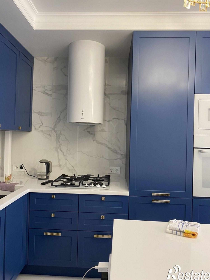 3-комн квартира Победы пр-кт, 70 б