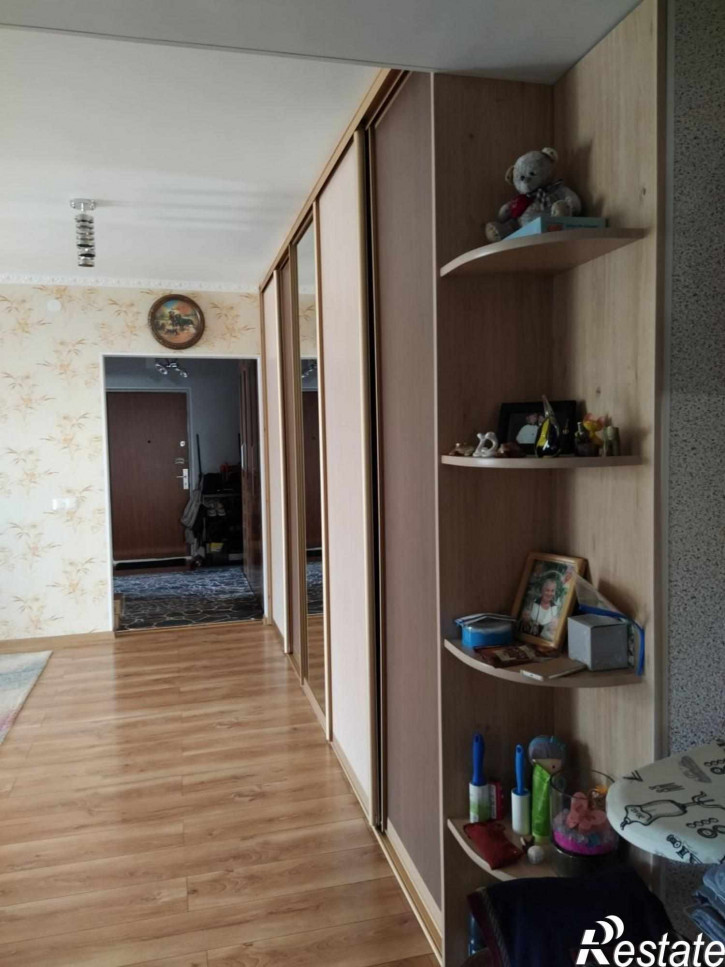 3-комн квартира Брусничная ул, 3
