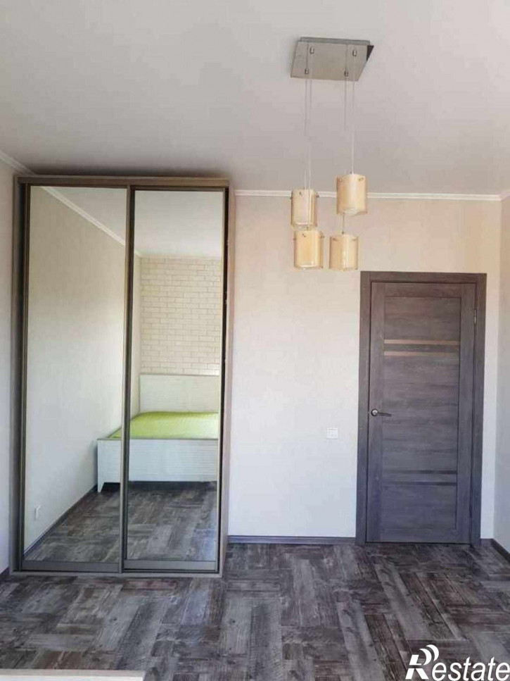 2-комн квартира Генерала Челнокова ул, 56