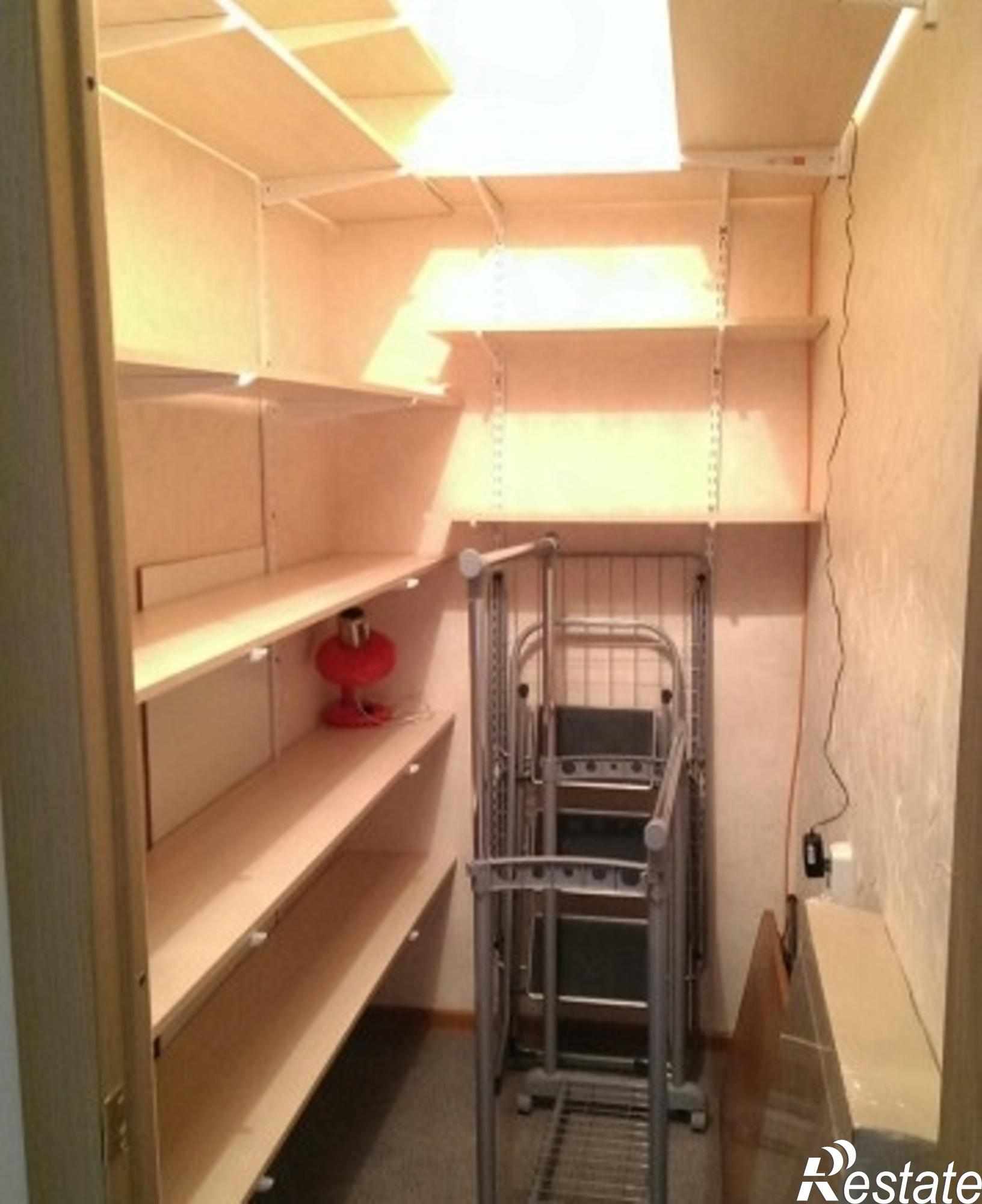 Сдать квартиру за 18 000 рублей на Крайнова ул, 4