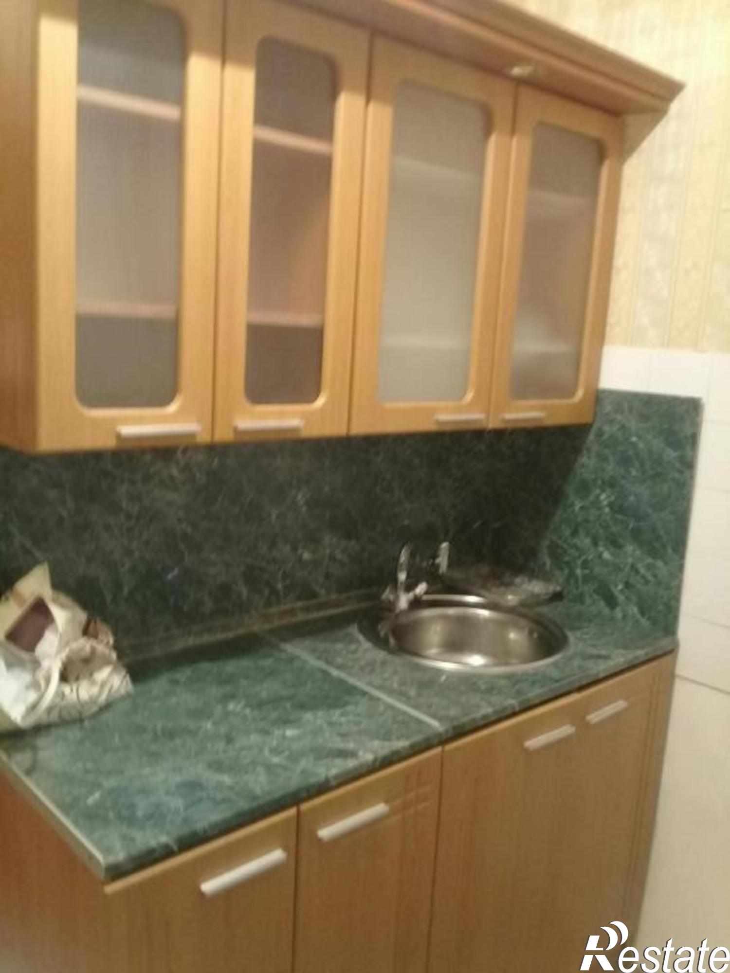 Сдать квартиру за 28 000 рублей на Комиссарова ул, 61