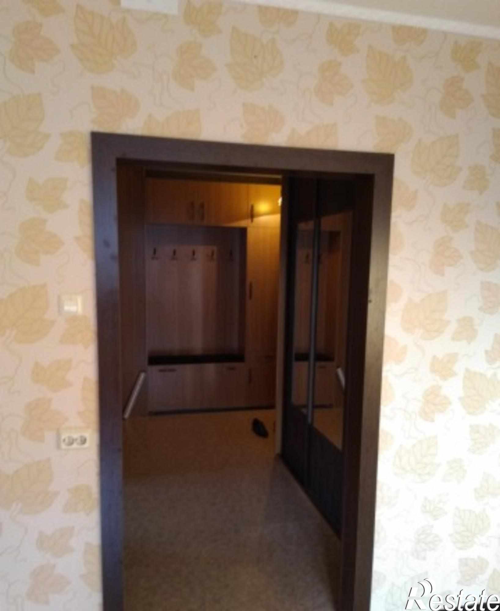 Сдать квартиру за 18 000 рублей на Комиссарова ул, 4А