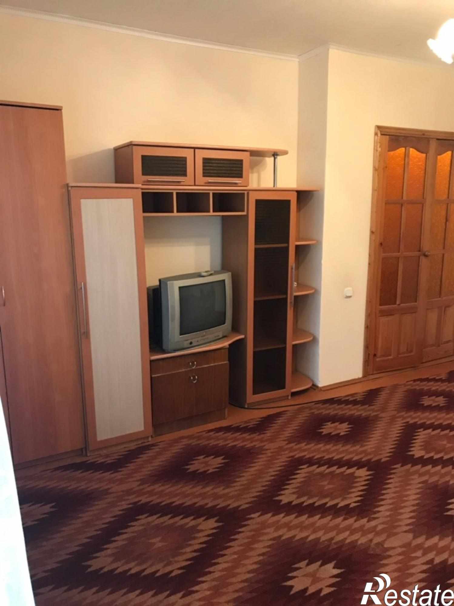 Сдать квартиру за 12 000 рублей на Крайнова ул, 16