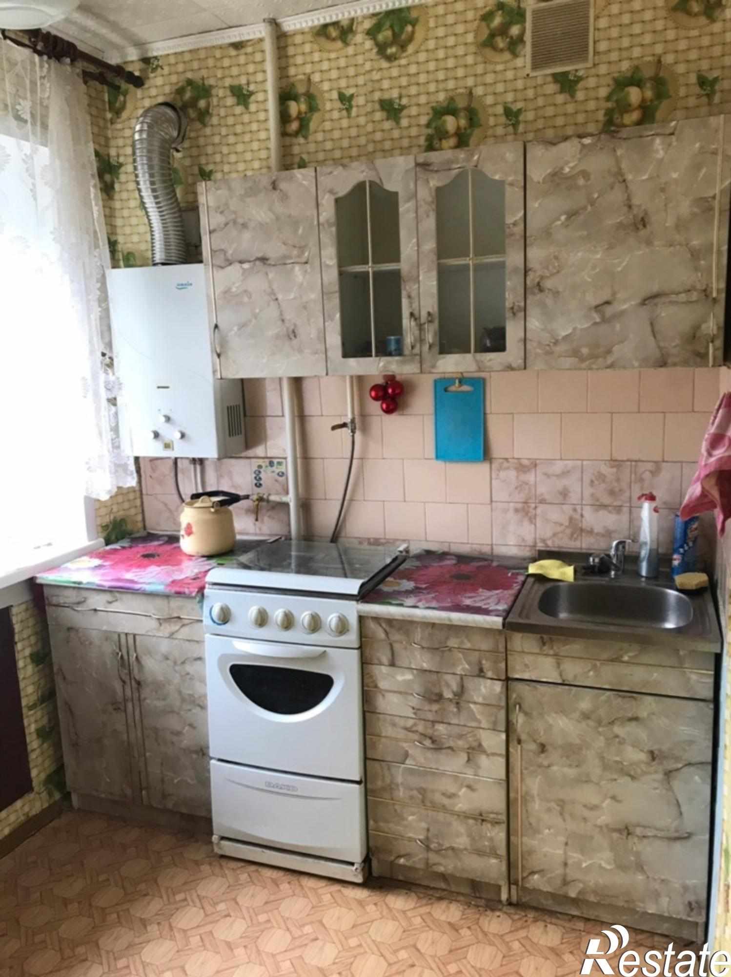 Сдать квартиру за 12 000 рублей на Крайнова ул, 16