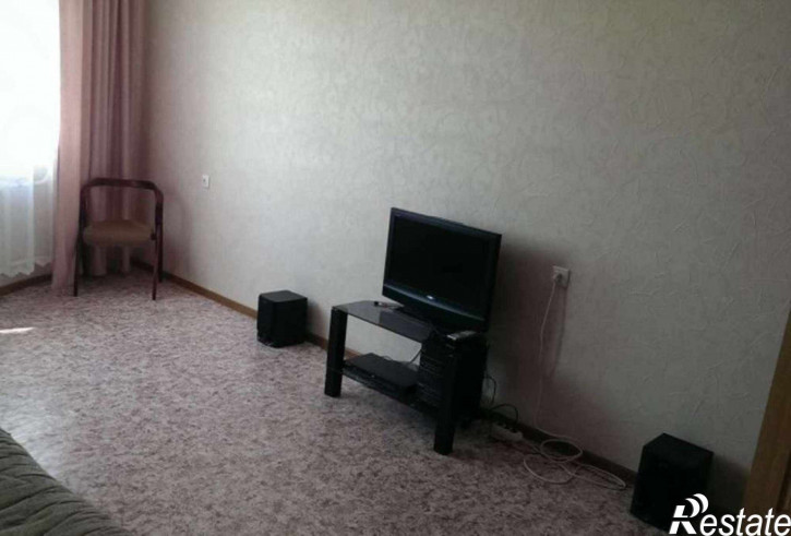 1-комн квартира Крайнова ул, 4
