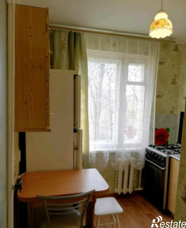 2-комн квартира Комиссарова ул, 61