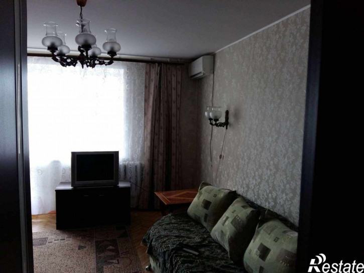 3-комн квартира Комиссарова ул, 10/13