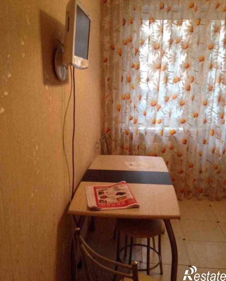 2-комн квартира Ставровская ул, 4