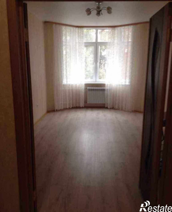 2-комн квартира Ставровская ул, 4