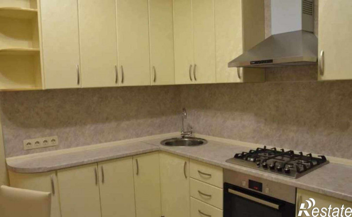 2-комн квартира Горького ул, 76
