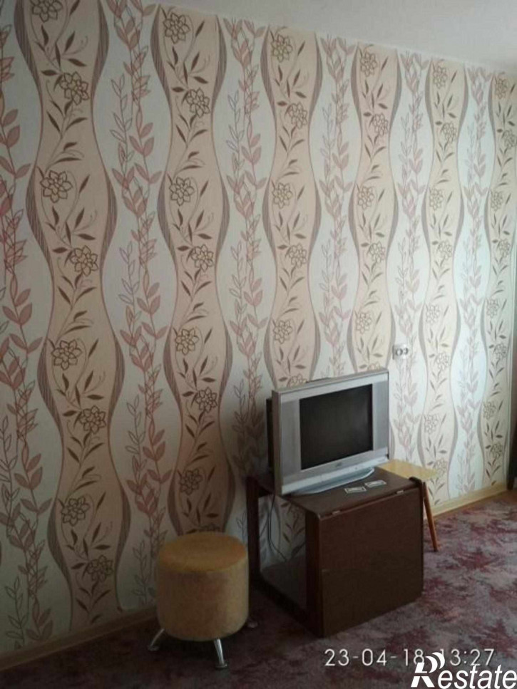1-комн квартира Крайнова ул, 12