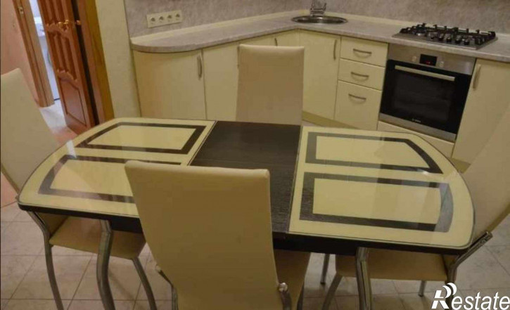 2-комн квартира Горького ул, 76