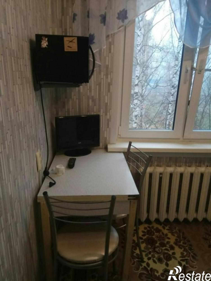 1-комн квартира Комиссарова ул, 49