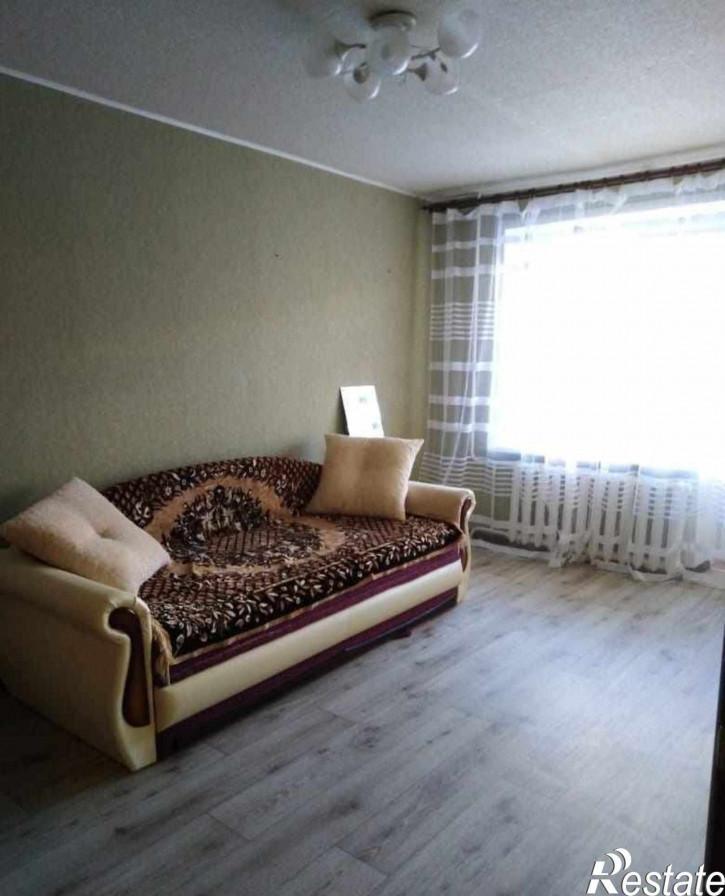 3-комн квартира Балакирева ул, 28