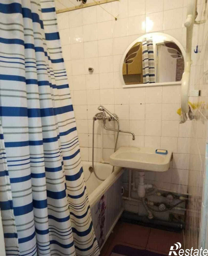 3-комн квартира Балакирева ул, 28