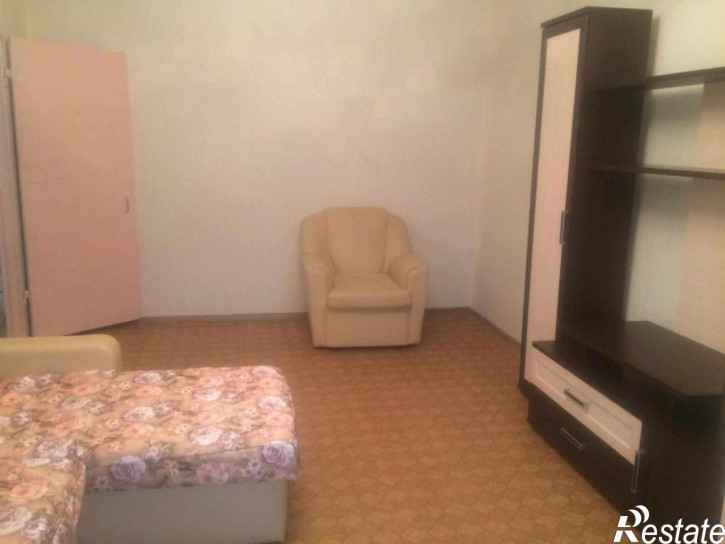1-комн квартира Комиссарова ул, 8