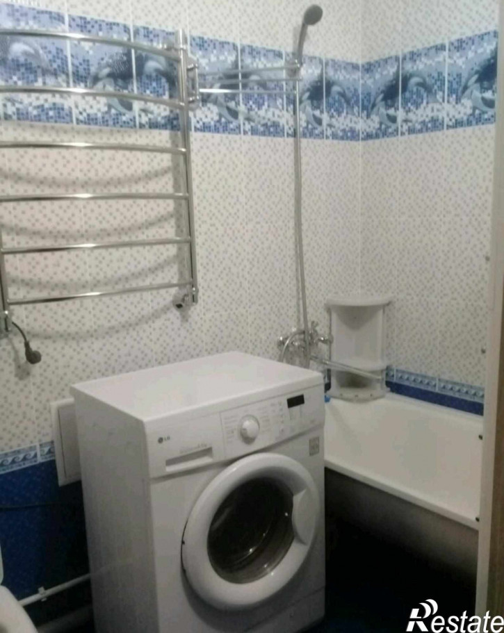 2-комн квартира Асаткина ул, 1