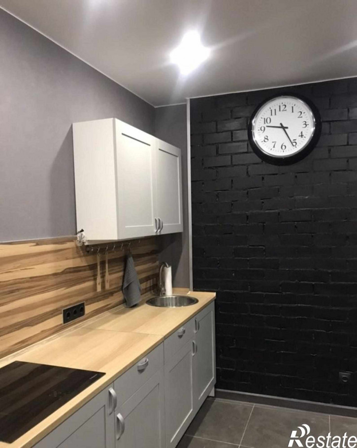 1-комн квартира Крайнова ул, 5