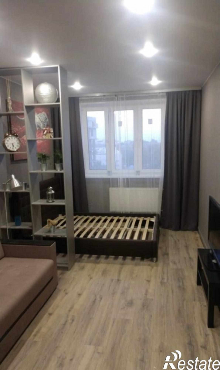 1-комн квартира Крайнова ул, 5