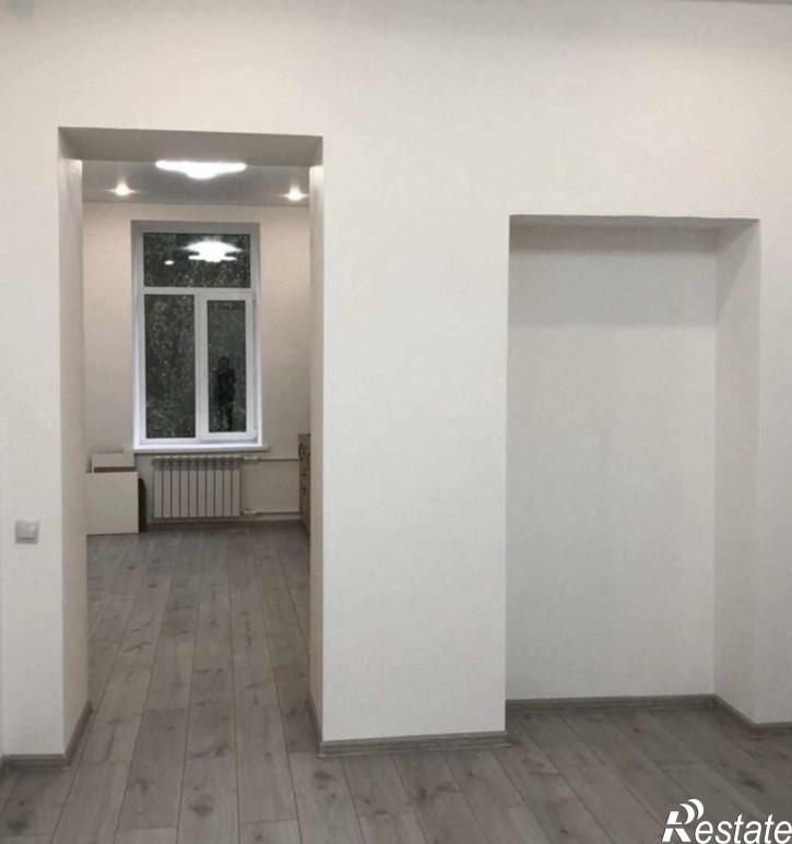 4-комн квартира Перекопский городок, 21