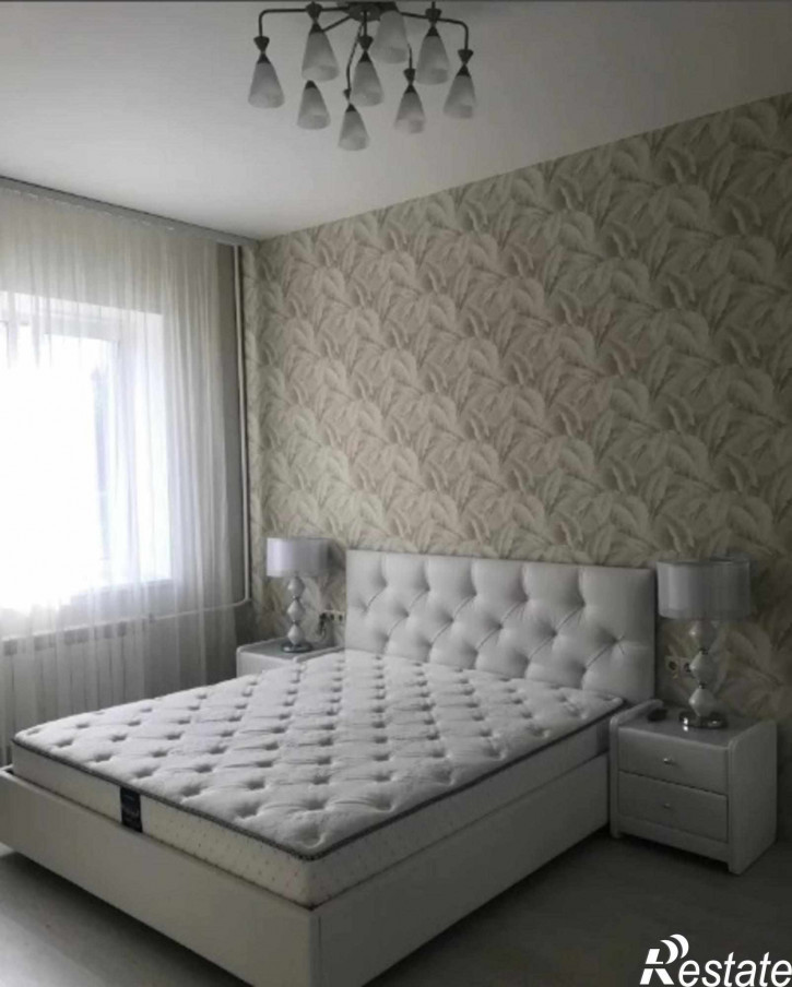2-комн квартира Горького ул, 76