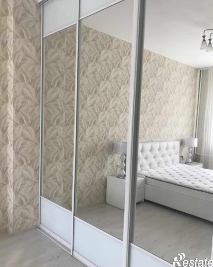 2-комн квартира Горького ул, 76