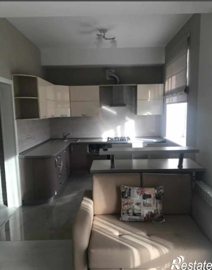 2-комн квартира Горького ул, 76