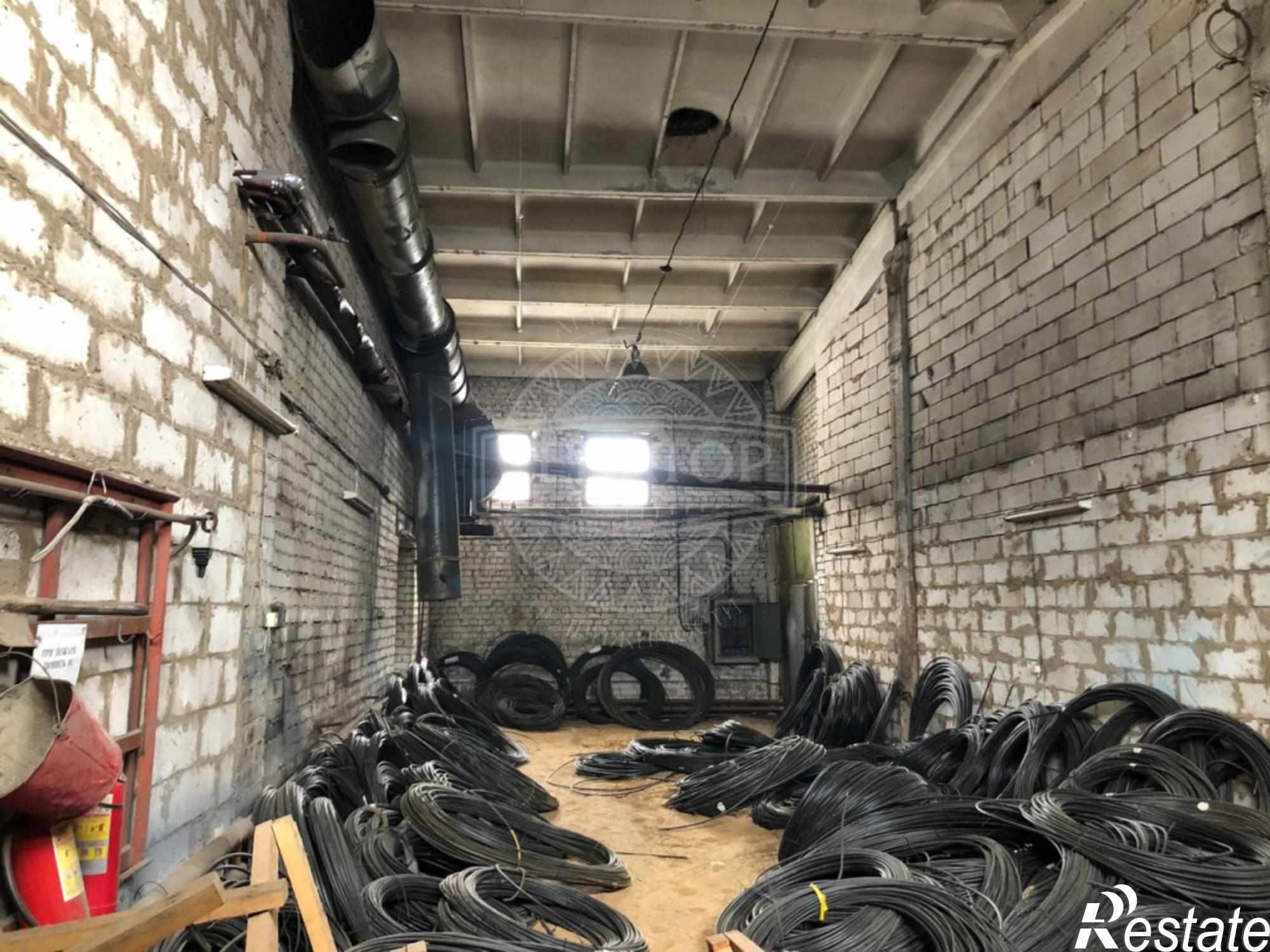 Сдать складское помещение за 25 000 рублей на Волжская 2-я ул, 15