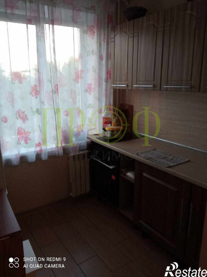 4-комн квартира б-р Строителей,25