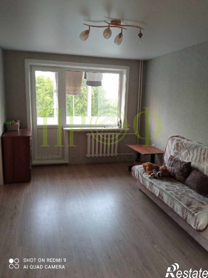 4-комн квартира б-р Строителей,25