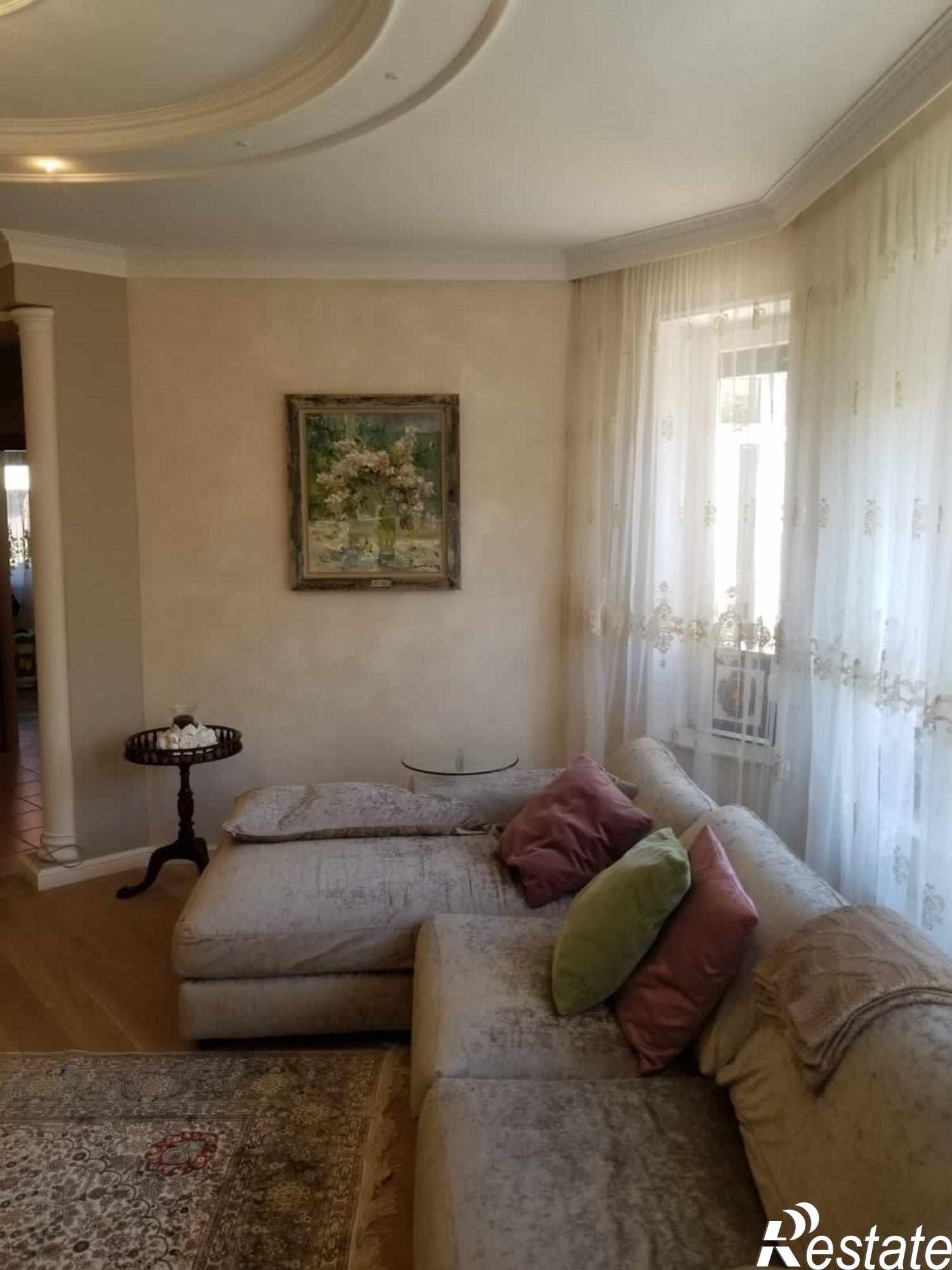 Купить дачу, дом, коттедж за 20 000 000 рублей на Багряная ул