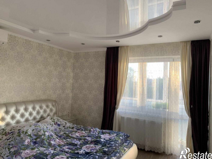 3-комн квартира Горького ул, 176г