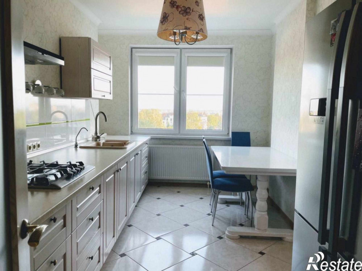4-комн квартира Красносельская ул, 82