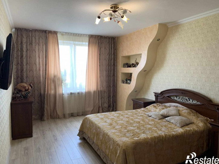 2-комн квартира Интернациональная ул, 74