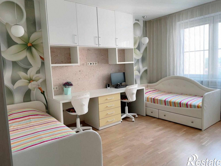 4-комн квартира Красносельская ул, 82